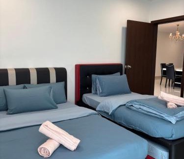 Taman Century Appartement | JB 1min walk to KSL Mall 5-7Pax Bathtub SmartTV