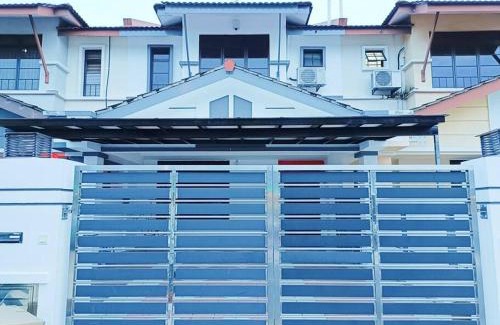 Bukit Indah Maison | JB-Bukit Indah 8-15pax Spacious Home! 5min to Aeon