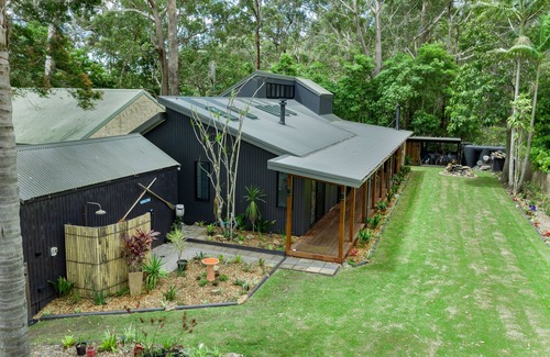Myola Maison | JB's - Ocean, Bush, Pets, Expansive Living, Decks, Air-Con