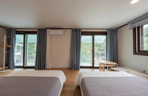 Jecheon Maison | Jecheon Sanjoong Dayeon Pension