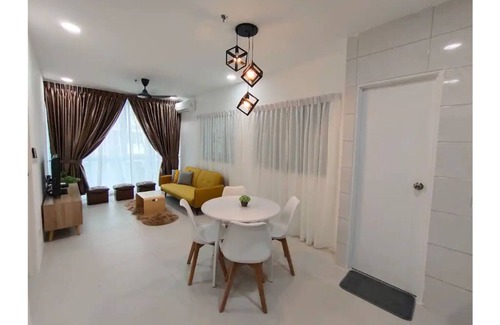 Kuching Appartement | Jeff and Ricky Homestay 31 @Matang Metrocity