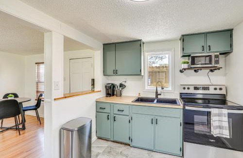 Jefferson City Maison | Jefferson City Bungalow Hot Tub and Patio!