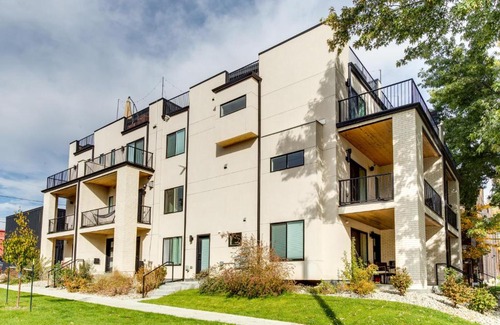 Jefferson Park Appartement | Jefferson Park Apartment Walk to Empower Field!