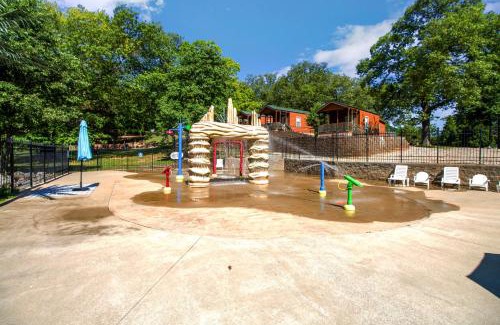 Cave City Maison | Jellystone Mammoth Cave