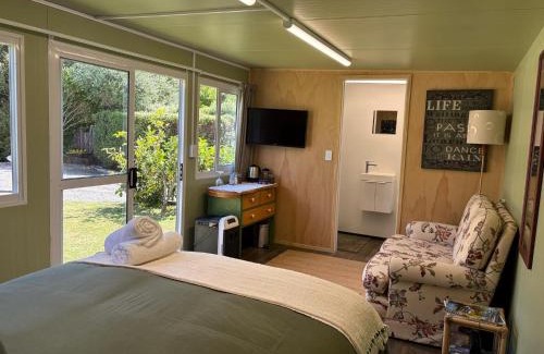 Raumati Beach Maison | Jen's Oasis