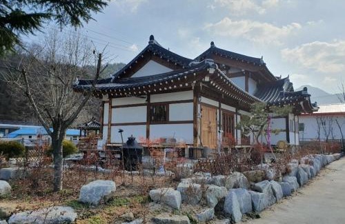 Kaeksa Maison | Jeonju Hanok Maeul Daeseung Jeongdam Hanok Dockchae Pension