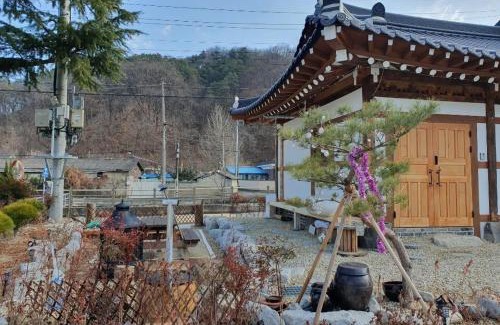 Kaeksa Maison | Jeonju Hanok Maeul Daeseung Jeongdam Hanok Dockchae Pension