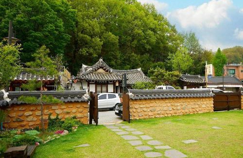 Jeonju Maison | Jeonju Jiudang Hanok Stay