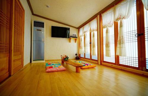 Jeonju Maison | Jeonjuhanogmaeul Geha GongganyiMei mi