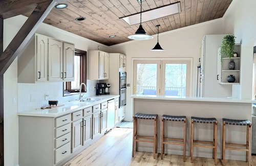 New Bloomfield Maison | Jericho Ridge Retreat.