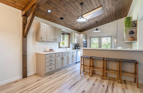 New Bloomfield Maison | Jericho Ridge Retreat.