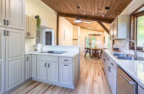 New Bloomfield Maison | Jericho Ridge Retreat.