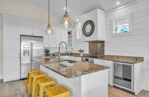 Anna Maria Maison | Jersey Gal by Duncan Real Estate