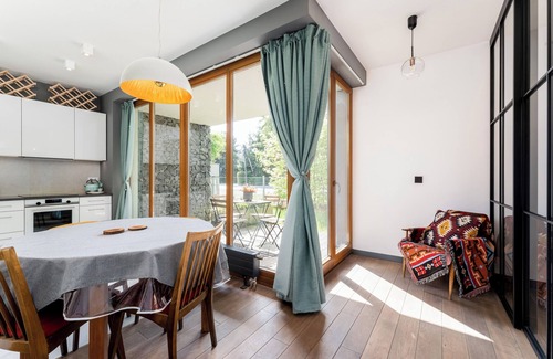 Pradnik Bialy Appartement | Jesionowa Homely Apartment with Garden