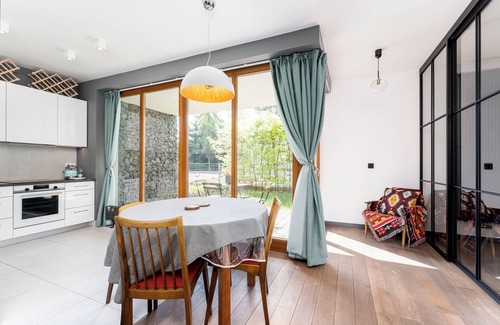 Pradnik Bialy Appartement | Jesionowa Homely Apartment with Garden