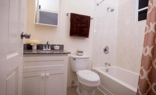 Falmouth Villa | Jhadano 3br Pool & Gym Shuttle Gated