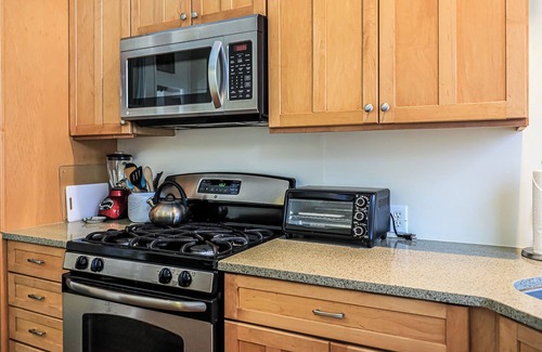 Beach Institute Cottage | 127 commentaires! Jingle Bells Square Cottage-Quartier historique-Bright- Cheminée