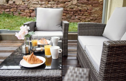 Walldorf Appartement | JJ-TS - Central apartment - near SAP - parking lot - terrace