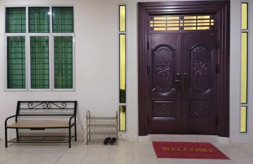 Kuching Maison | Jk Home 12Pax 500Mbps 10Beds 4BathR 2Carparks