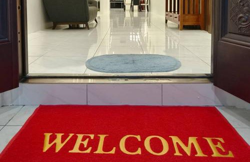 Kuching Maison | Jk Home 12Pax 500Mbps 10Beds 4BathR 2Carparks