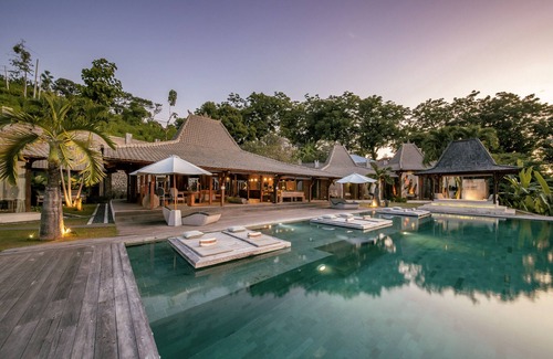 Banjar Villa | 180° Sea View Lovina 4BR Villa