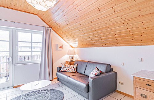 Langsur Maison | Johannishof Wine-Cafe & Guesthouse