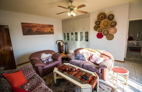 Klein Windhoek Appartement | John-Lou's One-bedroom Apartment