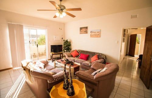 Klein Windhoek Appartement | John-Lou's One-bedroom Apartment