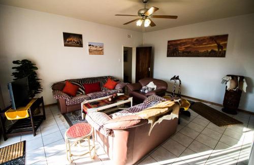 Klein Windhoek Appartement | John-Lou's One-bedroom Apartment