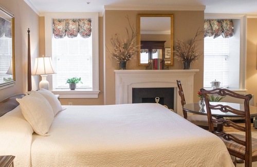 South of Broad Lit Et Petit-Déjeuner | John Rutledge House Inn