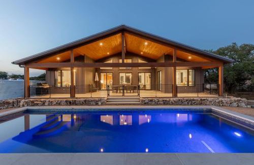 Johnson City Maison | Johnson City Limits Panoramic Hill Country Views!