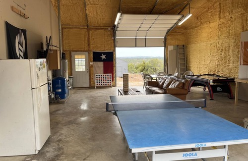 Johnson City Maison | Johnson City ranch house with HUGE game room and VIEWS for miles!