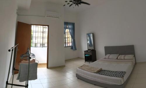 Johor Bahru Maison | Johor Bahru 6 Bedrooms Corner House: Big & Comfort