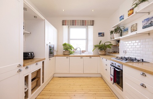 Morningside Appartement | ALTIDO Gorgeous 1-bed flat with a shared garden
