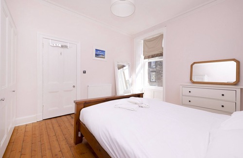 Morningside Appartement | ALTIDO Gorgeous 1-bed flat with a shared garden