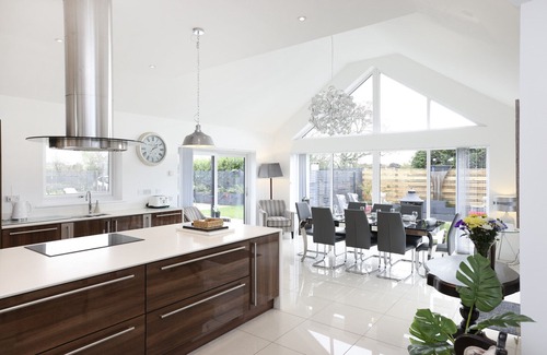 Kinross Maison | Luxurious & Spacious 3BR House with a Hot Tub