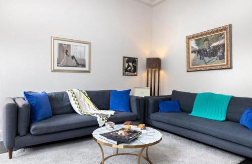 Old Town Appartement | JOIVY Sophisticated Apt near Edinburgh Castle