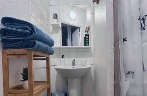 Saint-Quentin Appartement | Joli Duplex Tout Équipé Centre-ville Wifi Gratuit Netflix 1/2 Pers
