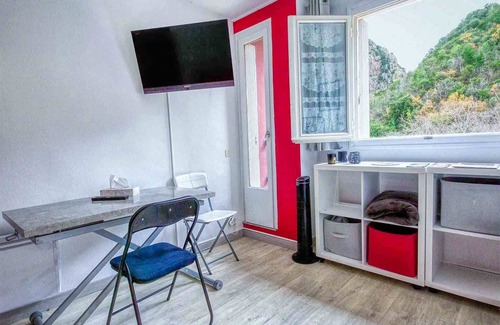 Amelie-les-Bains-Palalda Appartement | Joli petit cocon situé à 200 mètres des thermes d'Amélie les bains
