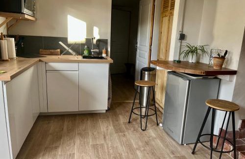 Vaugneray Appartement | Joli studieux lumineux et aménagé avec piscine privée