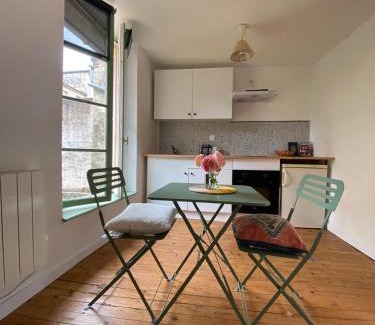 Lectoure Appartement | Joli Studio Dépendance Lectoure Intra-muros