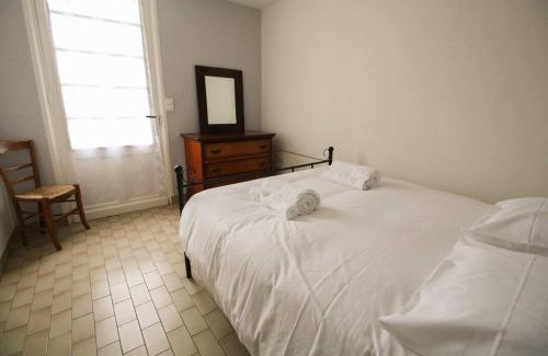La Couronne Appartement | Joli T3 rénové/Wifi/Grand parking