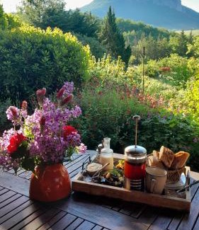 Bugarach Appartement | Jolie cabane avec vue magique sur la montagne