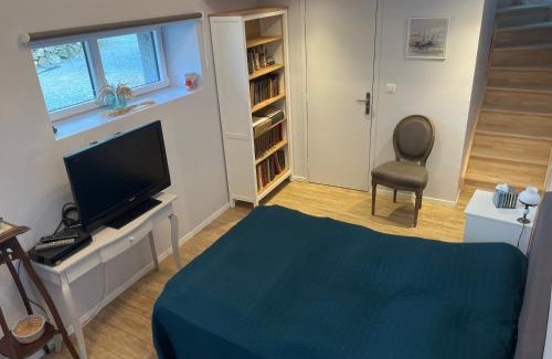 Plouvara Maison | Jolie chambre dans une dépendance de longère bretonne