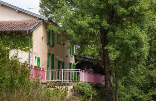 Soulosse-sous-Saint-Elophe Maison | Jolie vache déguisée en fleurs, chambre d'hôte à Soulosse