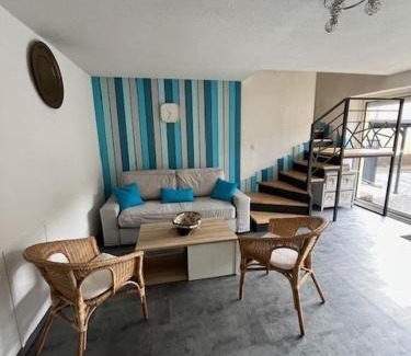 Soleymieux Maison | Jolie maison de campagne, Compostelle