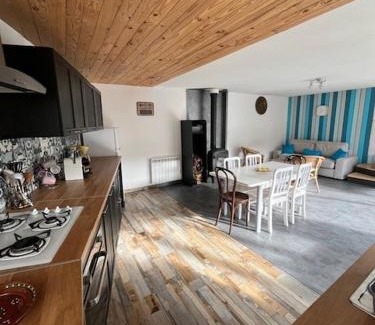 Soleymieux Maison | Jolie maison de campagne, Compostelle
