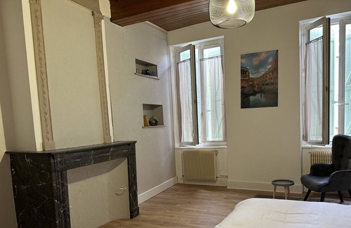 Valence Maison | Jolie Maison de Ville à Valence d Agen , 3 Grandes Chambres, Tout Équipée, Wifi