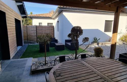 Martignas-Sur-Jalle Chalet De Ski | Jolie maison dans un quartier très calme