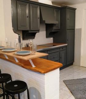 Dole Appartement | Jolie petite maison cosy, jardin, proche centre